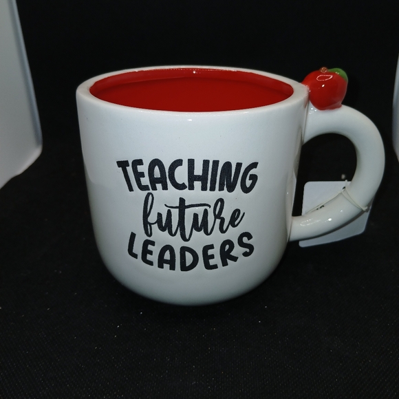 Teacher 20 Oz Coffee Mug. " Teaching Future Leaders" NWT A1 - Picture 3 of 4